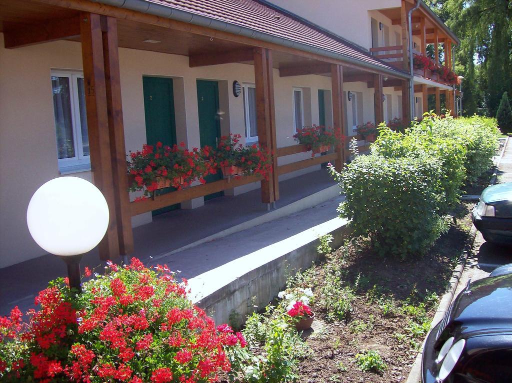 Hotel Restaurant De La Canner Kedange-sur-Canner Exterior photo